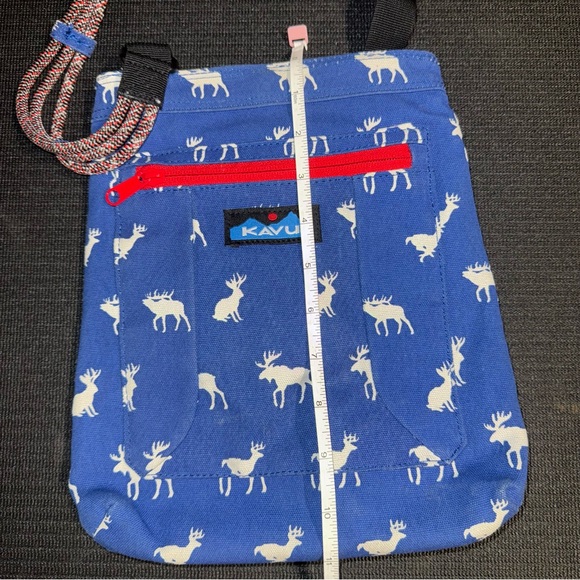 KAVU Blue Moose Print Crossbody Bag - Picture 7 of 8